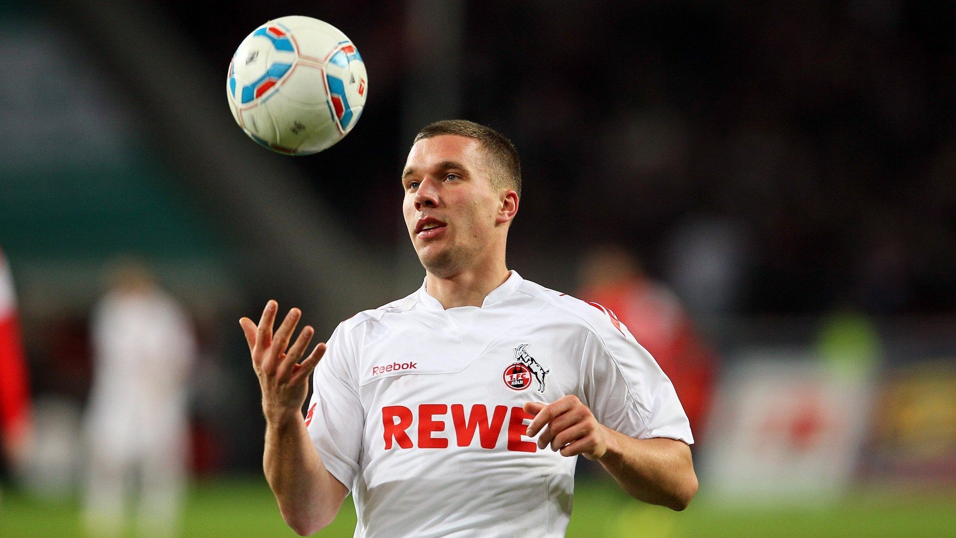 电竞商业模式创新多元收入结构更稳健，电竞商业化